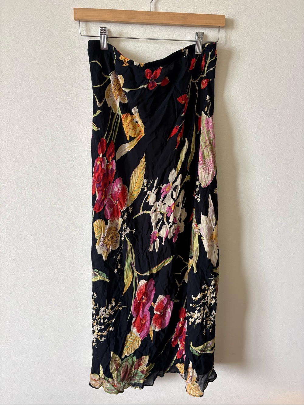Vintage Y2K Black Floral Midi Skirt with Red & Pink Blooms